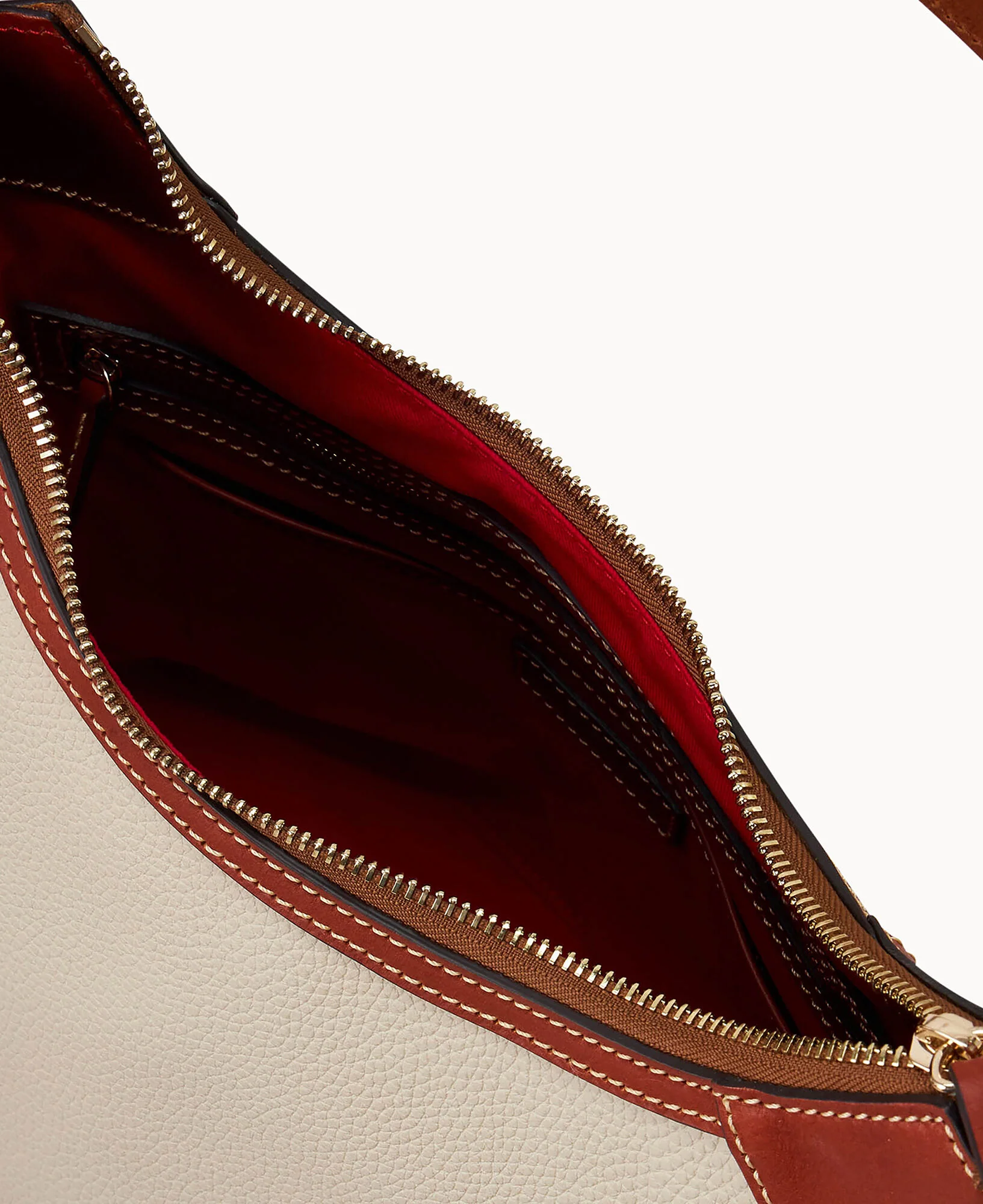 Pebble Grain Hobo - Image 3