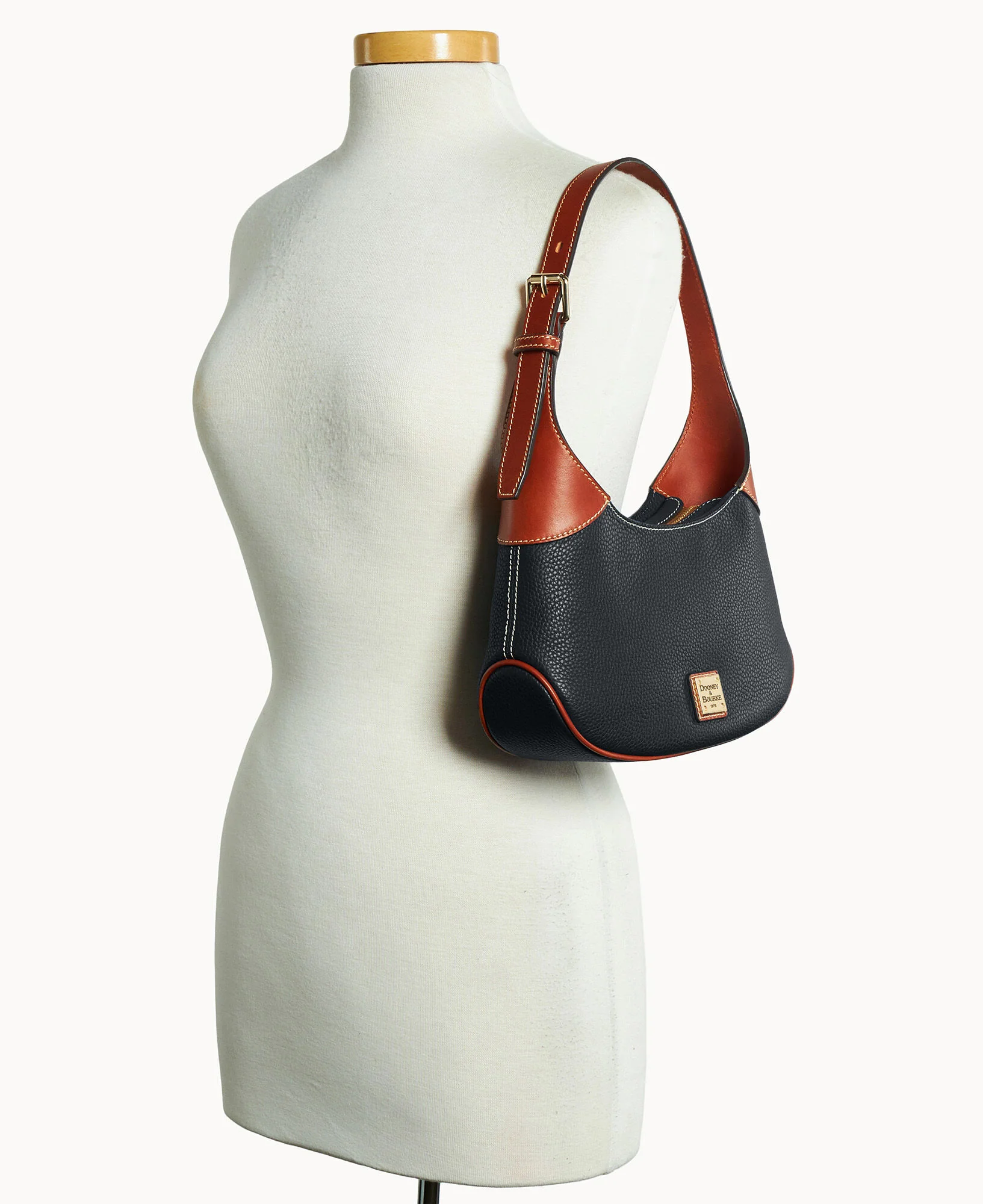 Pebble Grain Hobo - Image 8