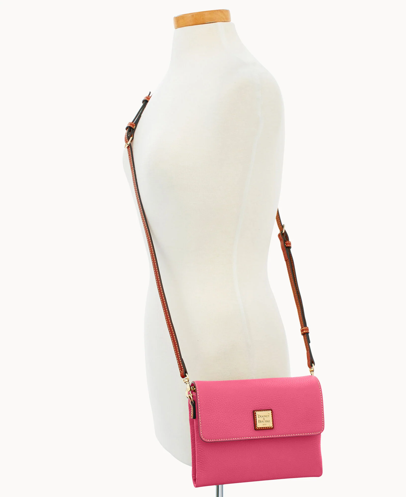 Pebble Grain Hunter Crossbody - Image 43