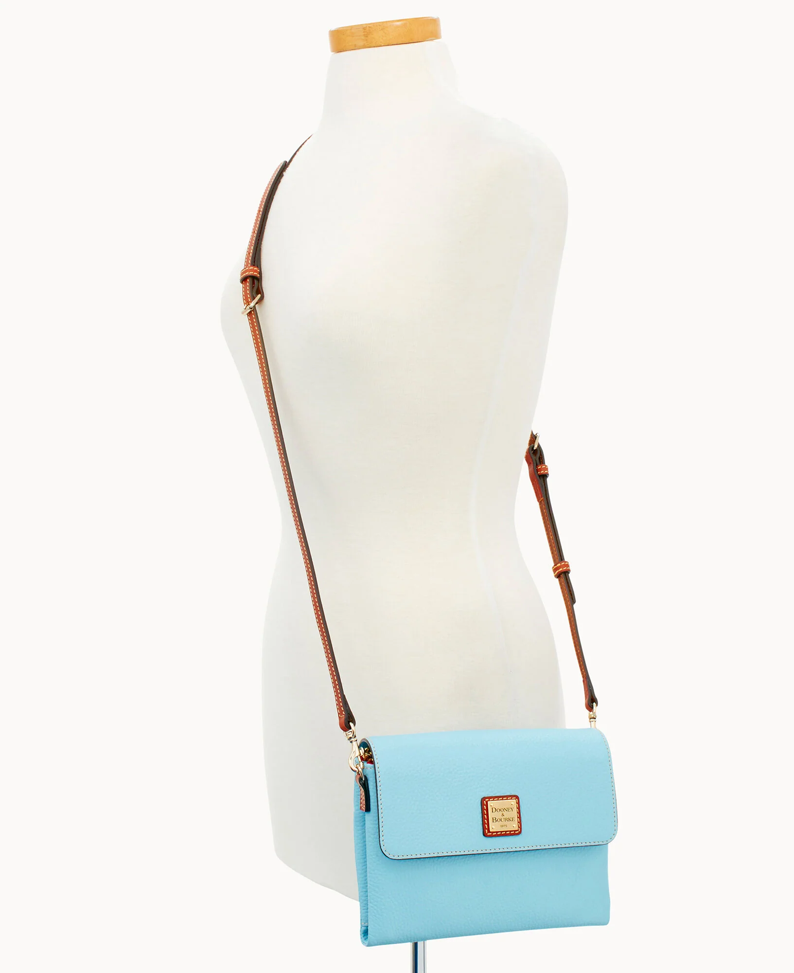 Pebble Grain Hunter Crossbody - Image 67