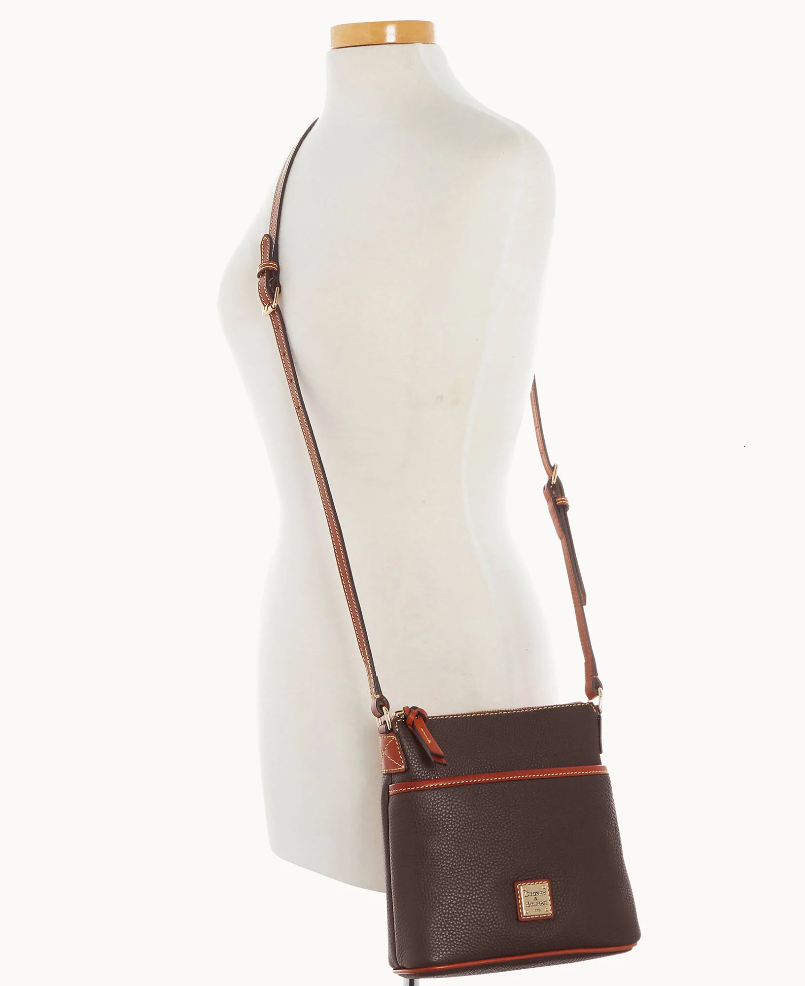 Pebble Grain Small Everyday Crossbody - Image 4