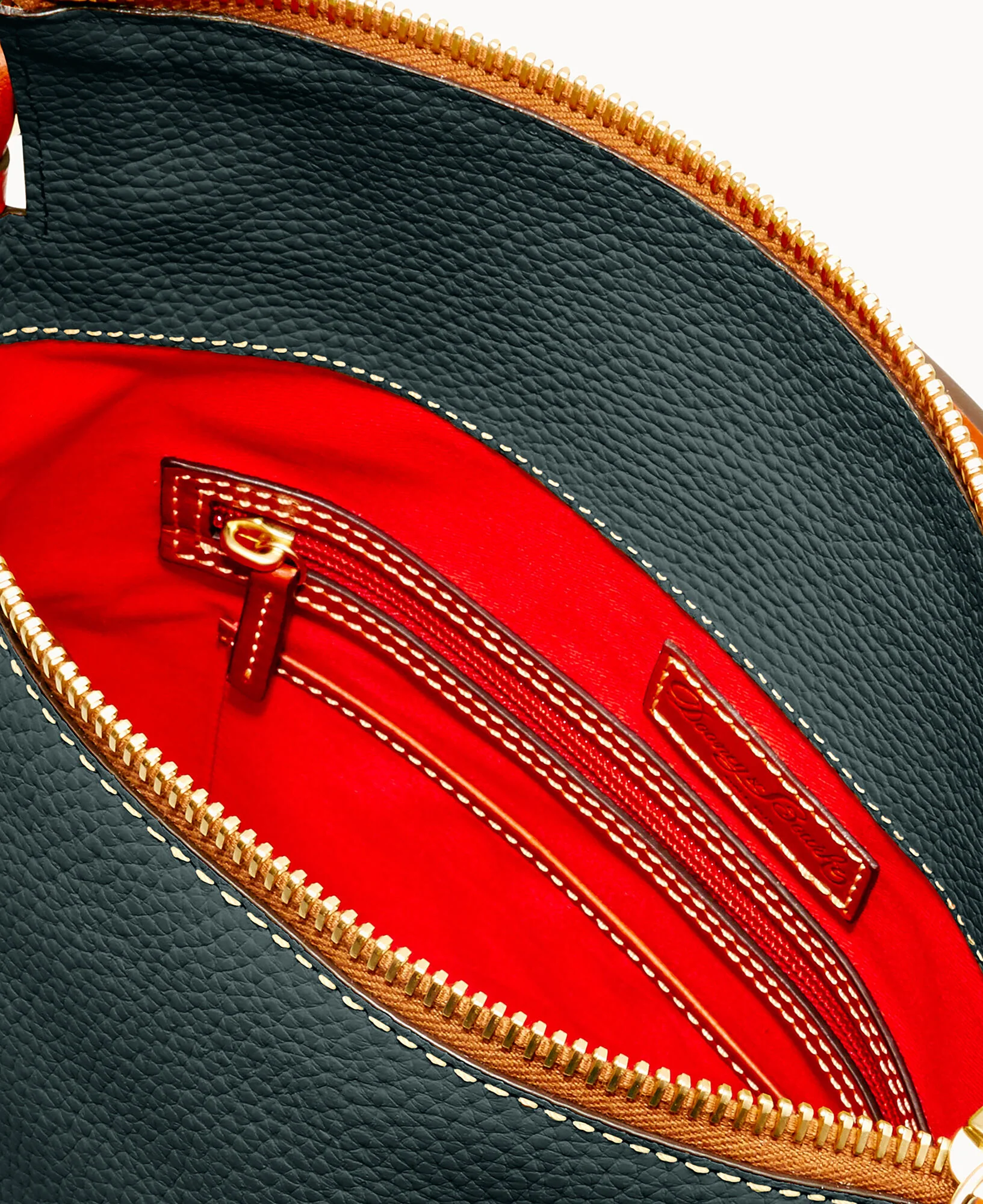 Pebble Grain Small Sloan - Image 31