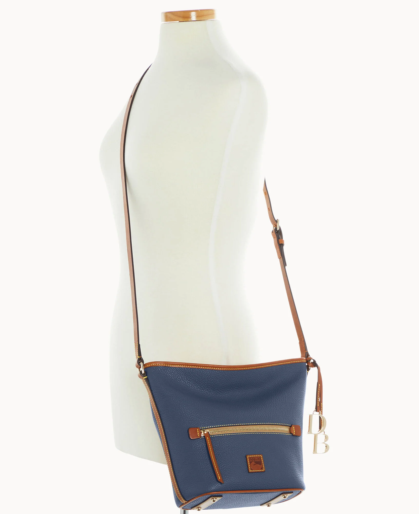 Pebble Grain Zip Sac - Image 44