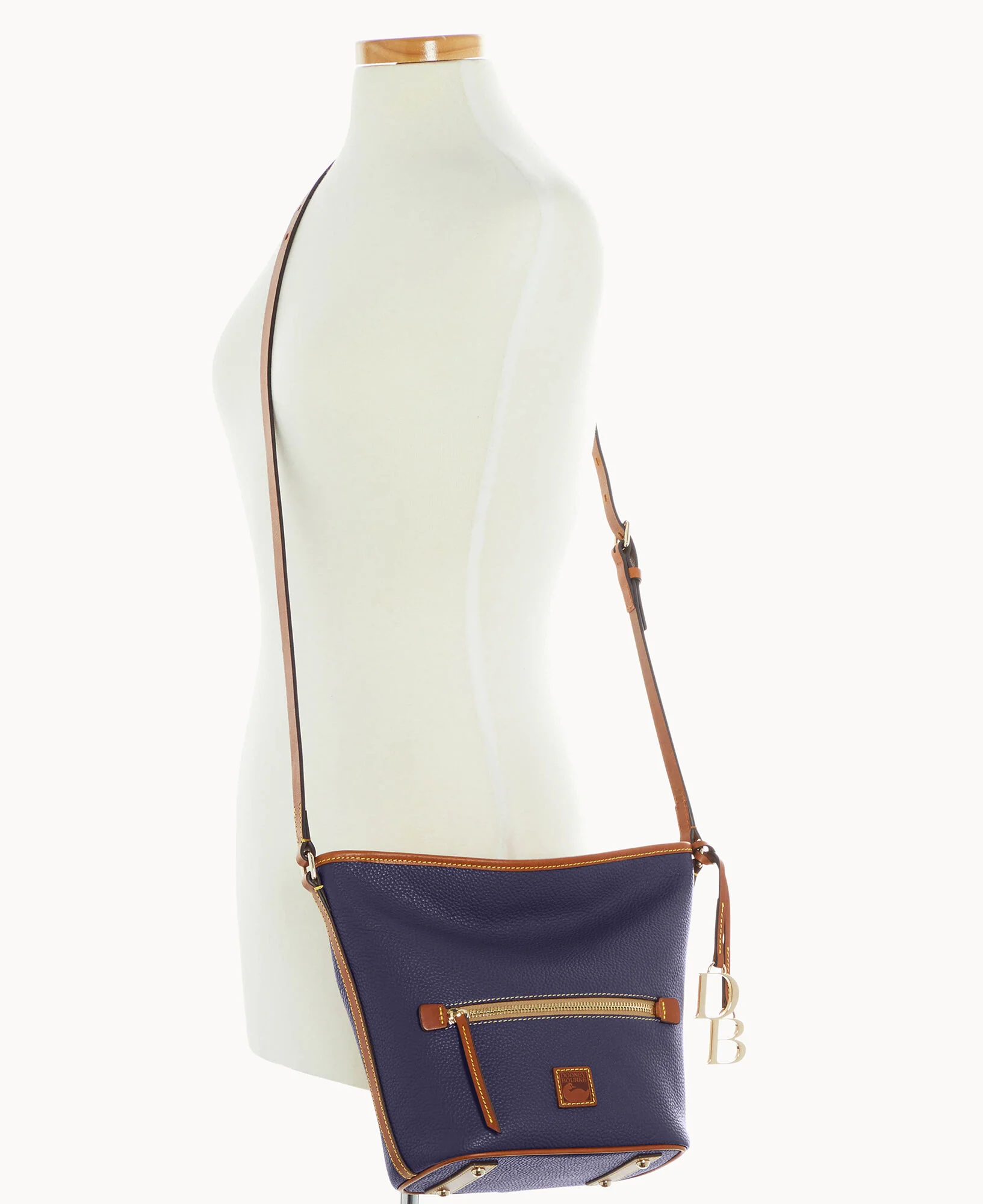 Pebble Grain Zip Sac - Image 72