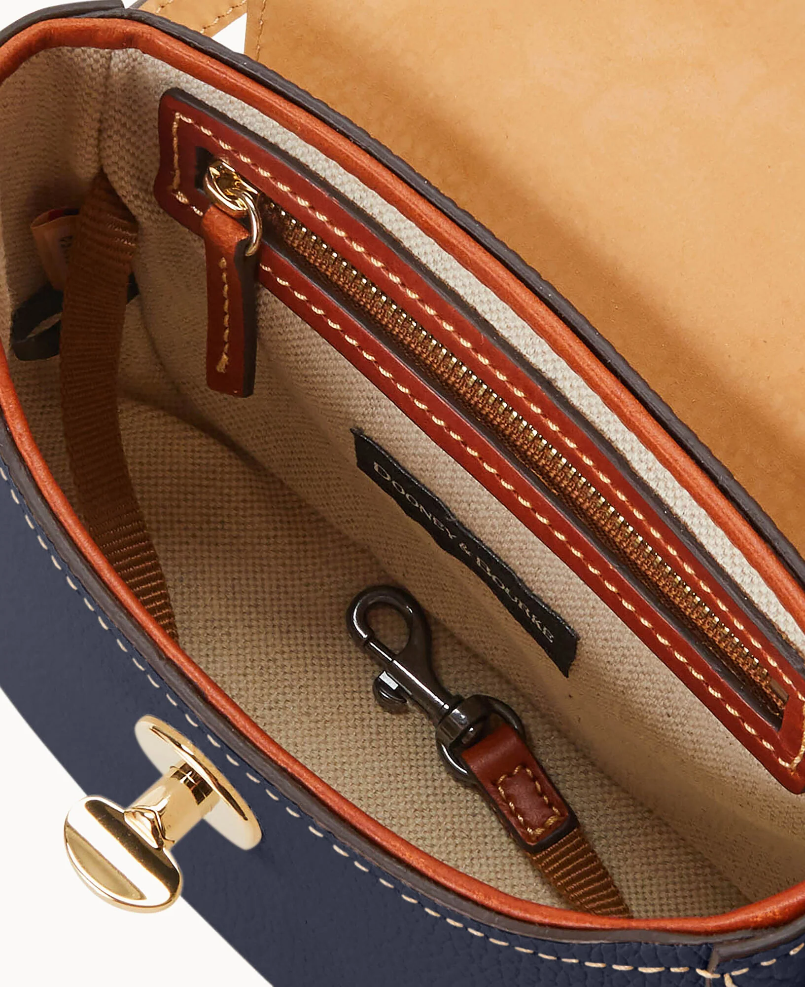 Pebble Turnlock Flap Saddle - Image 43