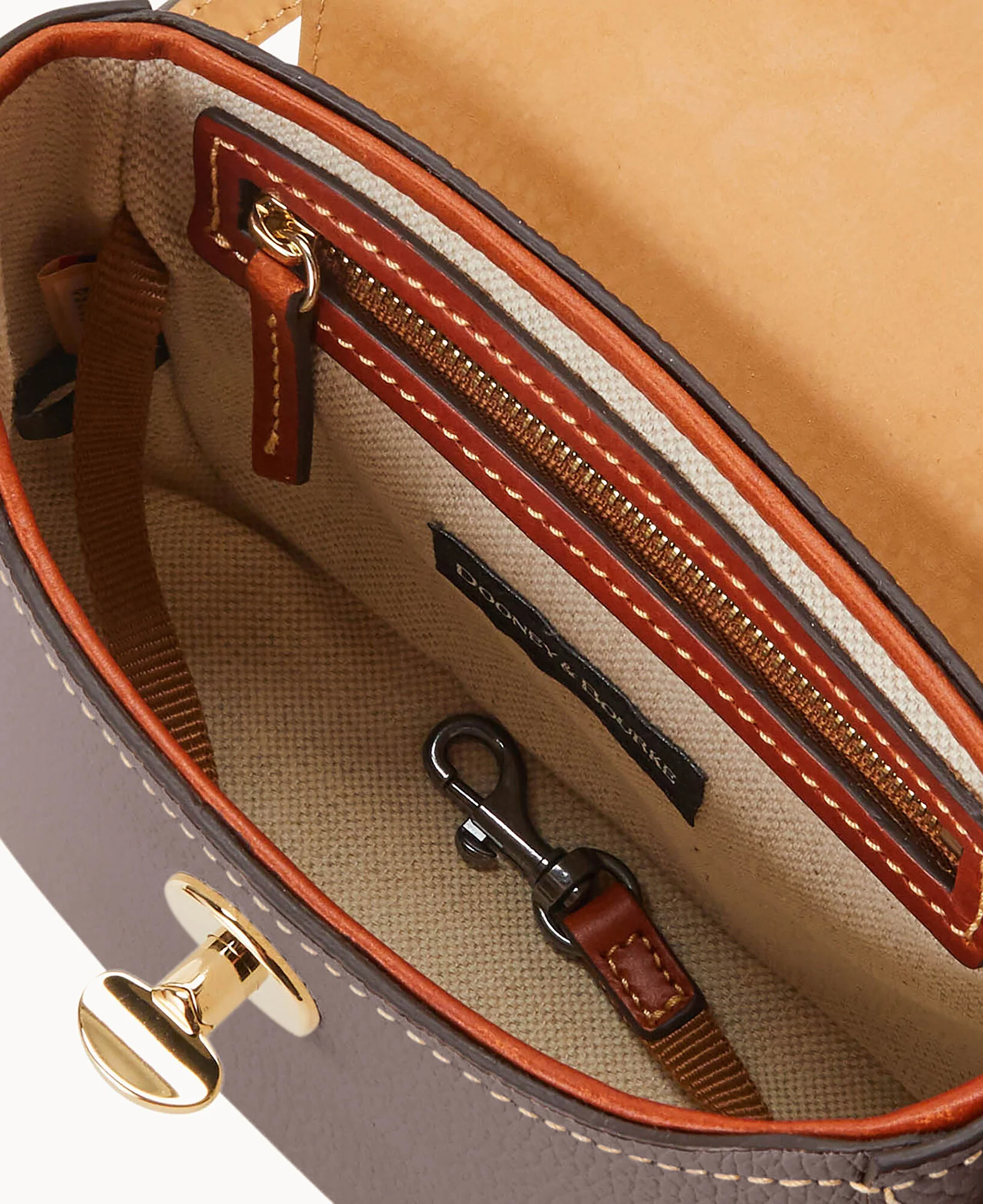 Pebble Turnlock Flap Saddle - Image 73