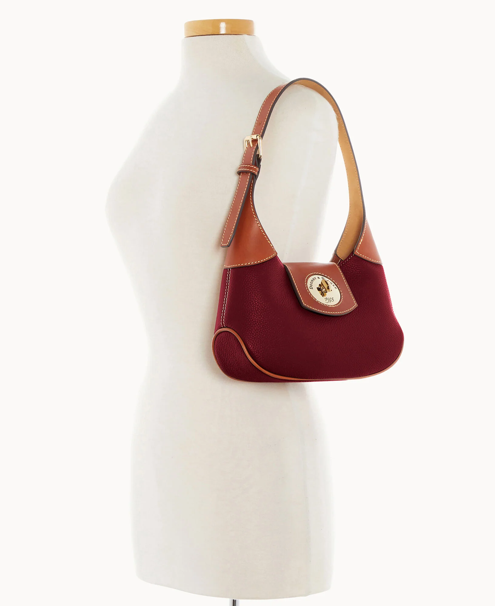 Pebble Turnlock Hobo 26 - Image 10