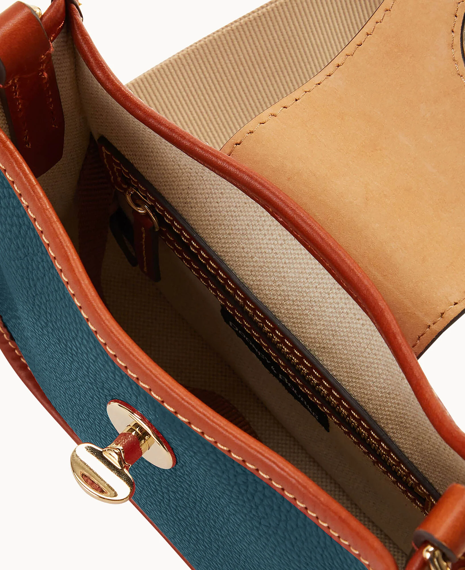 Pebble Turnlock Messenger 20 - Image 93