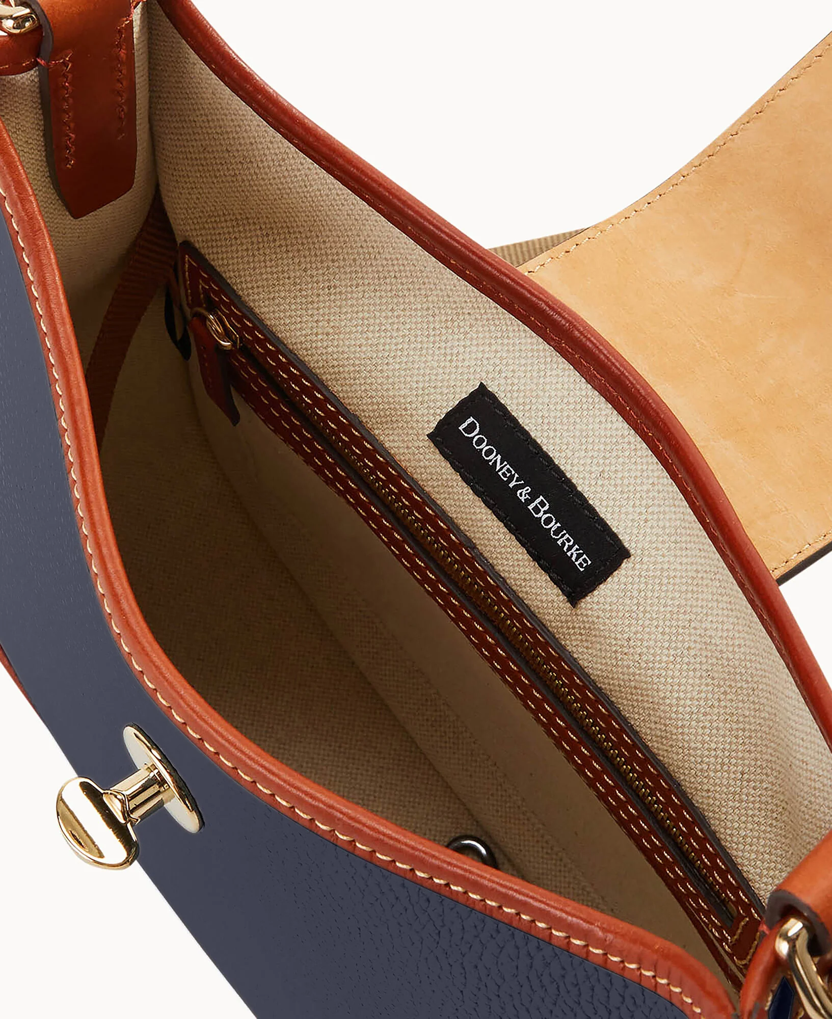 Pebble Turnlock Messenger 28 - Image 13