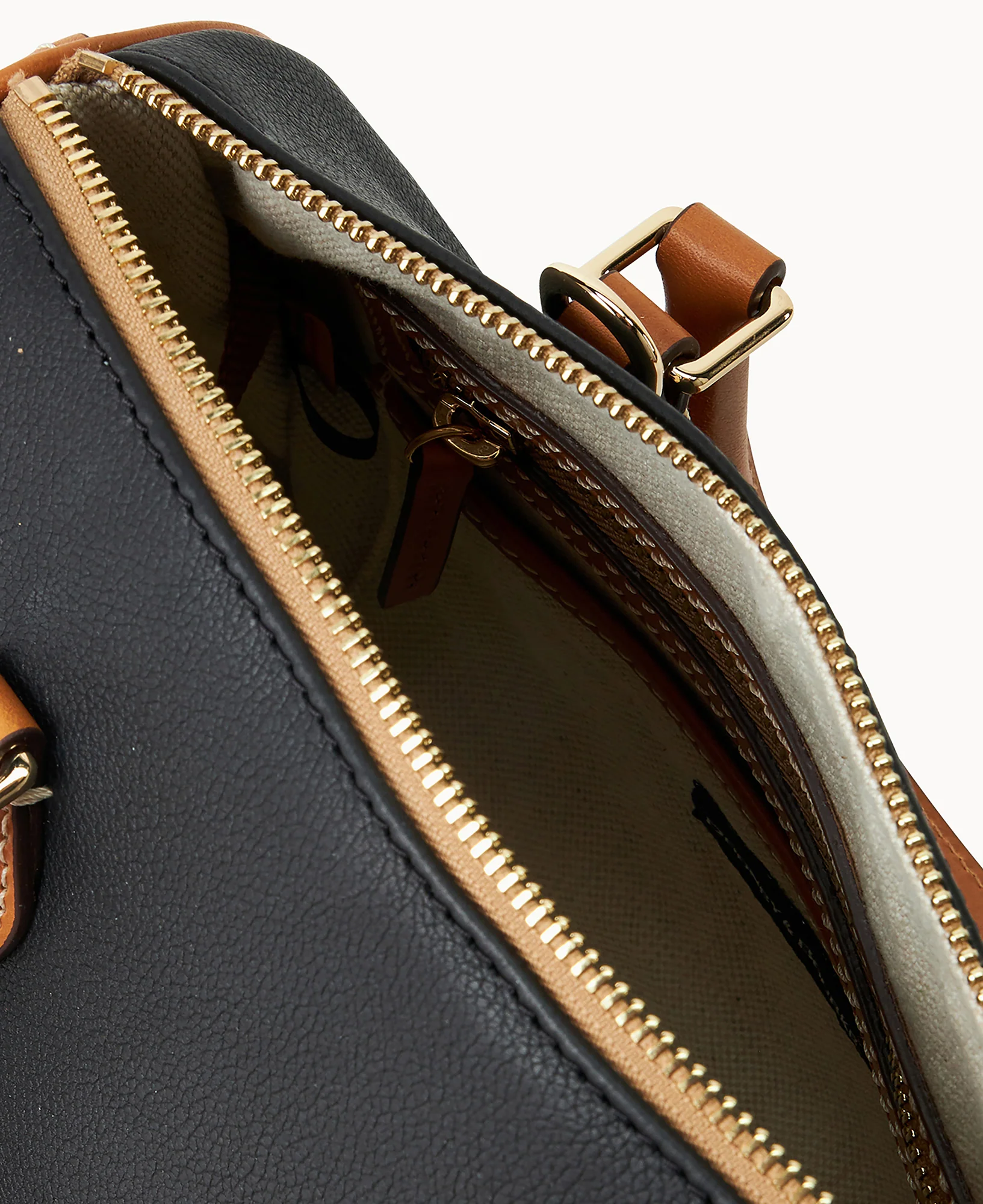 Sorrento Barrel Satchel 25 - Image 11